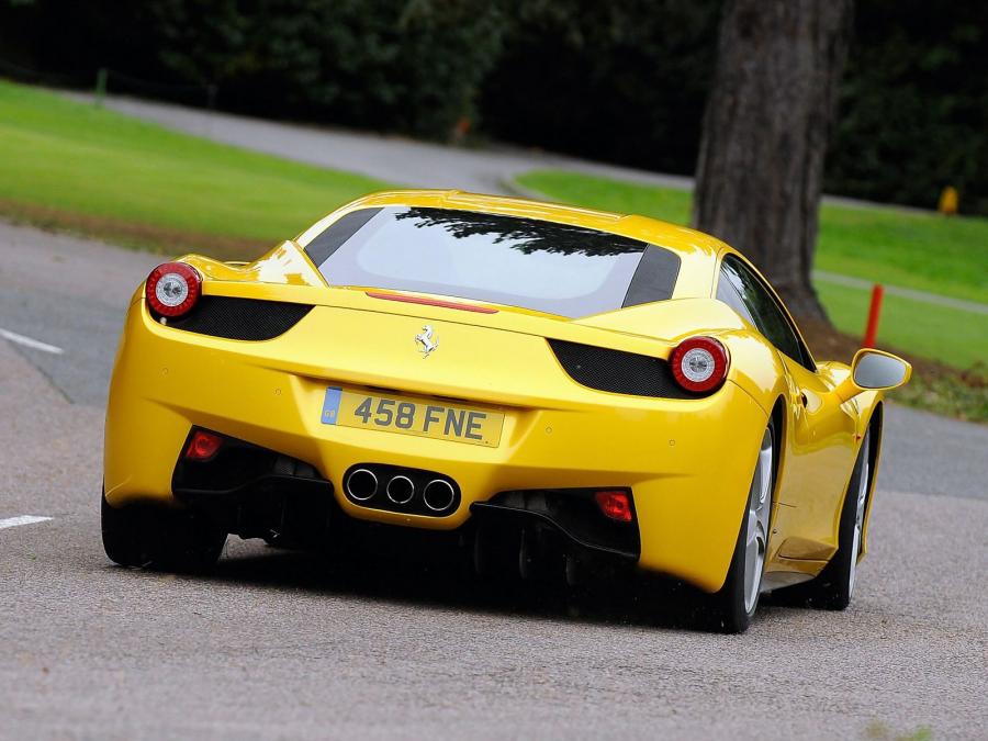  Ferrari 458 Italia 2009 года  (UK) (фото 7 из 21)